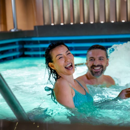 Up to £400 onboard spend + 5% low deposits + £400 off past guests*